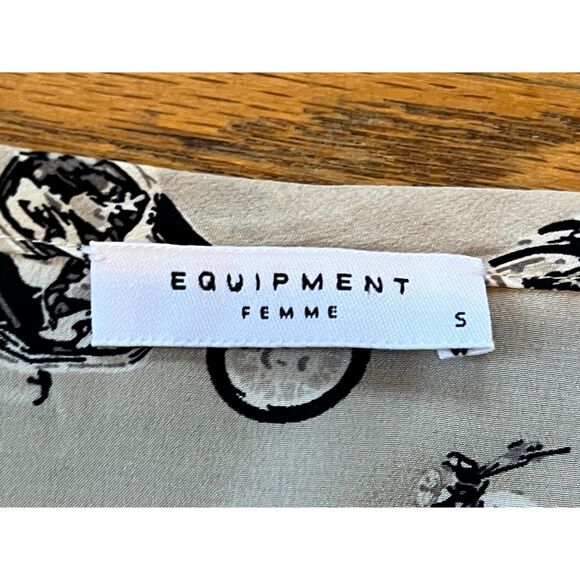 EQUIPMENT Femme Gray Silk Motorcycle Short Sleeve Shirt Top  Women's Size Small - Picture 4 of 9